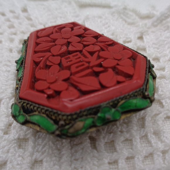 Antique Cinnabar & Enamel Chinese Good Luck Brooch - Picture 3 of 6